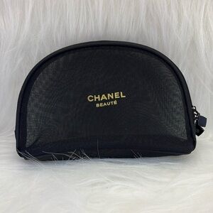 GWP Chanel pouch